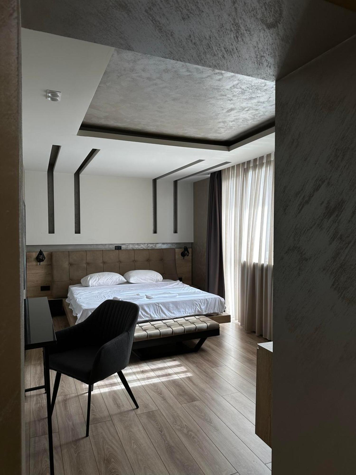Zet Apartments - Bedroom & Bathroom Pristina Exterior foto